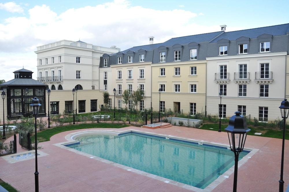 Adagio Val D'europe Aparthotel 3*