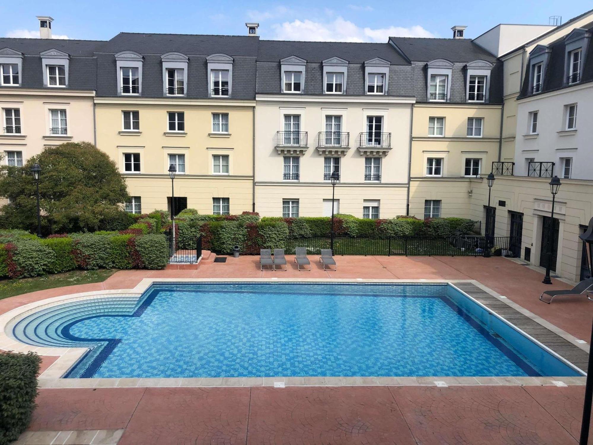 Aparthotel Adagio Val D Europe 3*